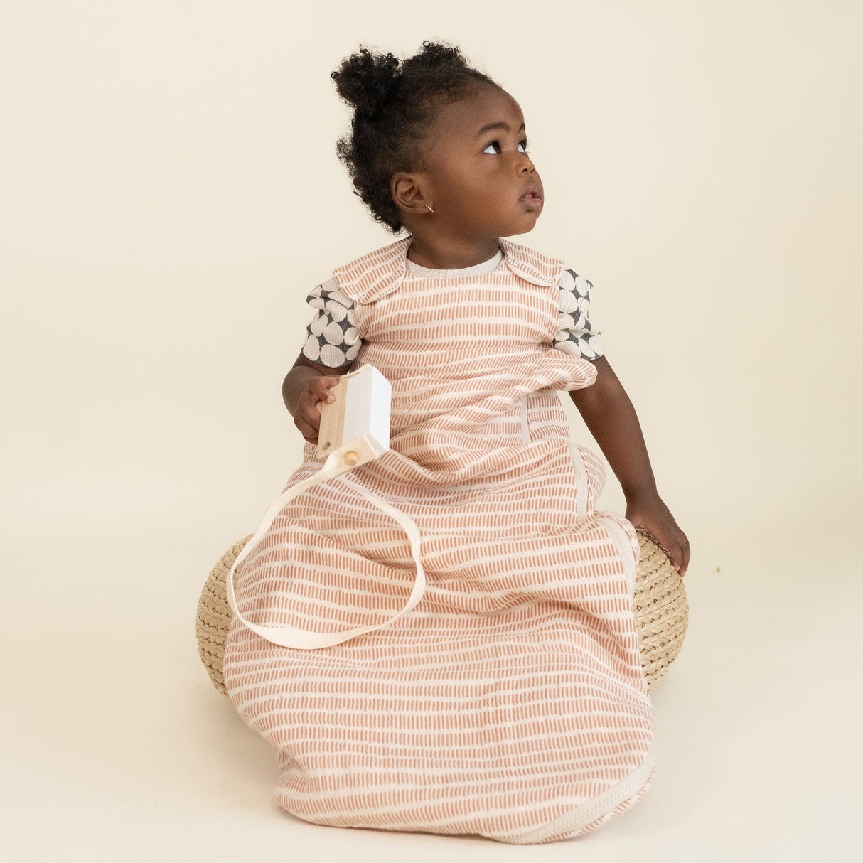 Organic Wearable Blanket - Dash Lines - HoneyBug