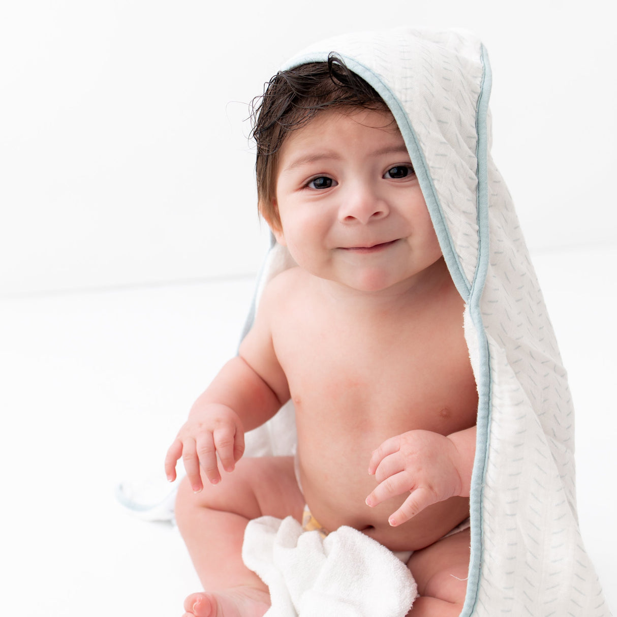 Sage Dash Hooded Towel Set - HoneyBug