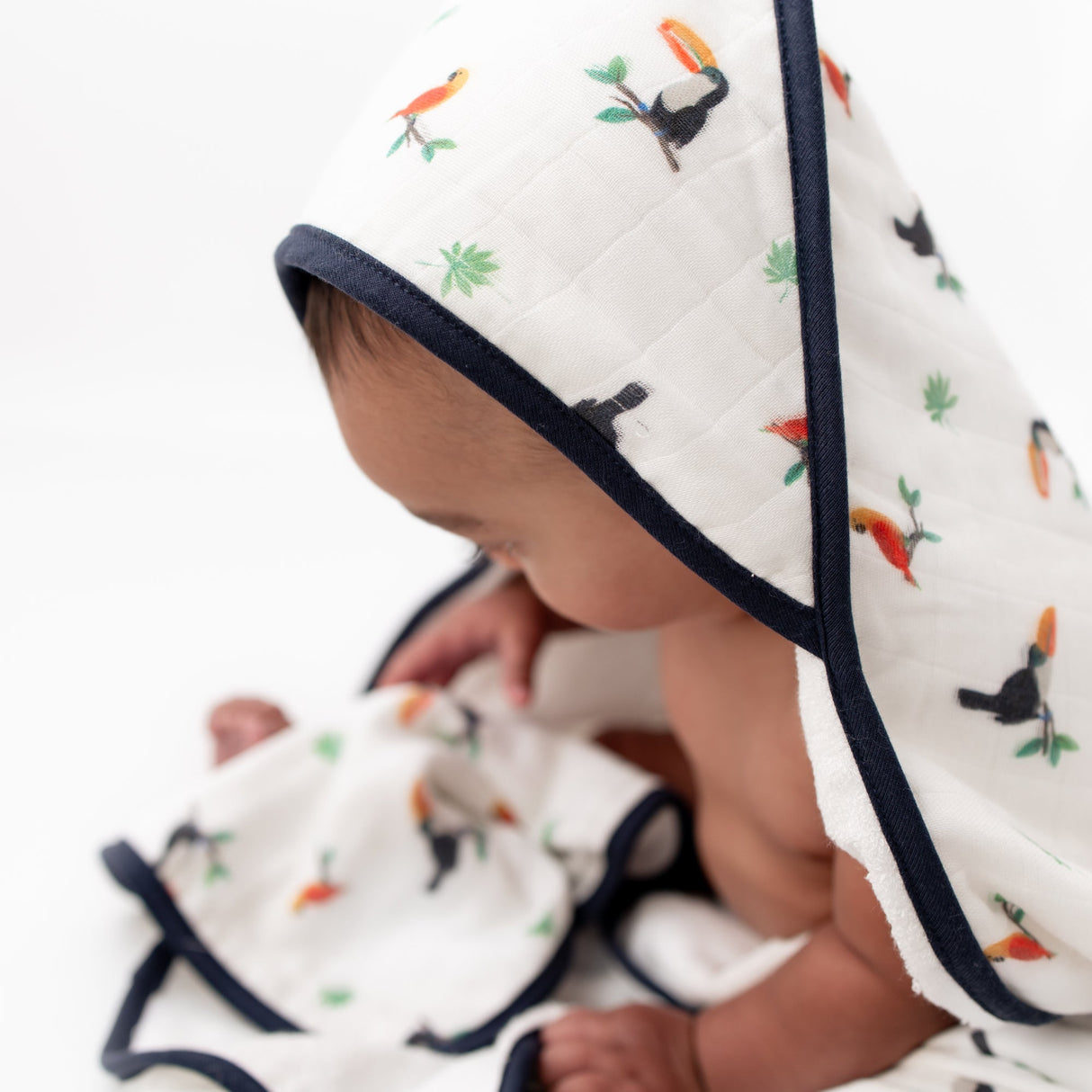 Toucan Hooded Towel Set - HoneyBug