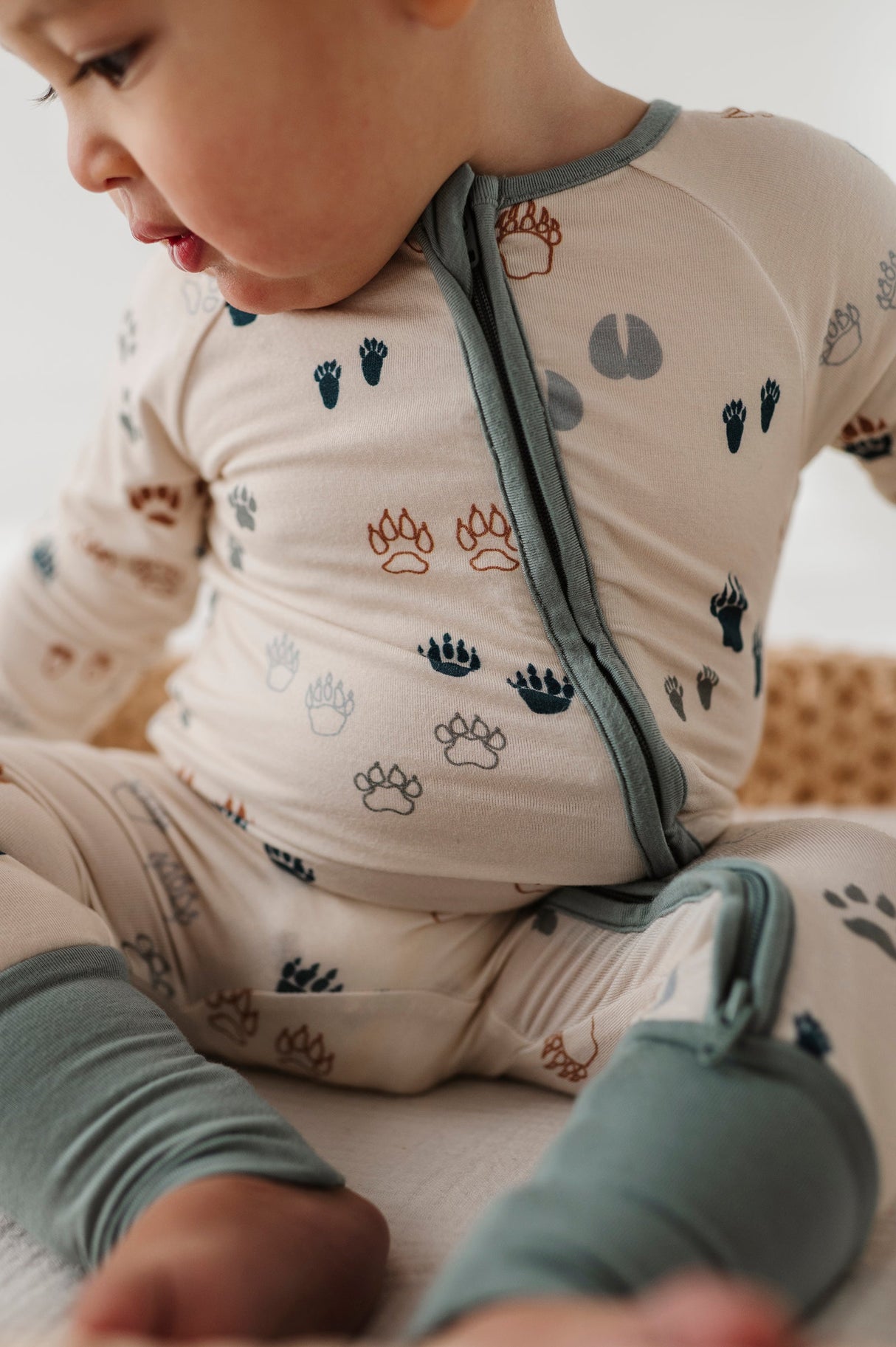 Long Sleeve Zip Romper - HoneyBug