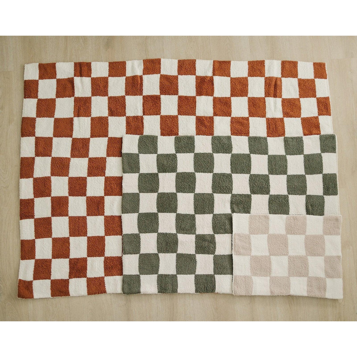 Rust Checkered Plush Blanket - HoneyBug