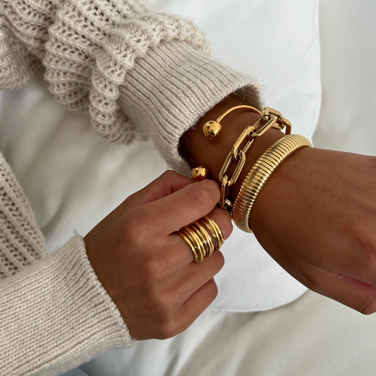 Gage Oversized Link Bracelet - HoneyBug