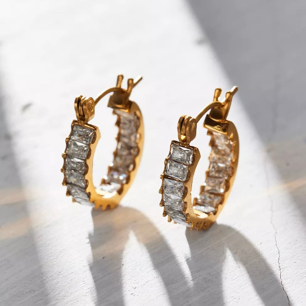 Lyndsay Huggie Hoop Earring - HoneyBug