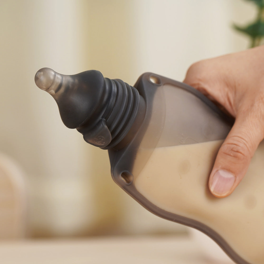 Haakaa Silicone Squeeze & Feed Attachment Set - HoneyBug