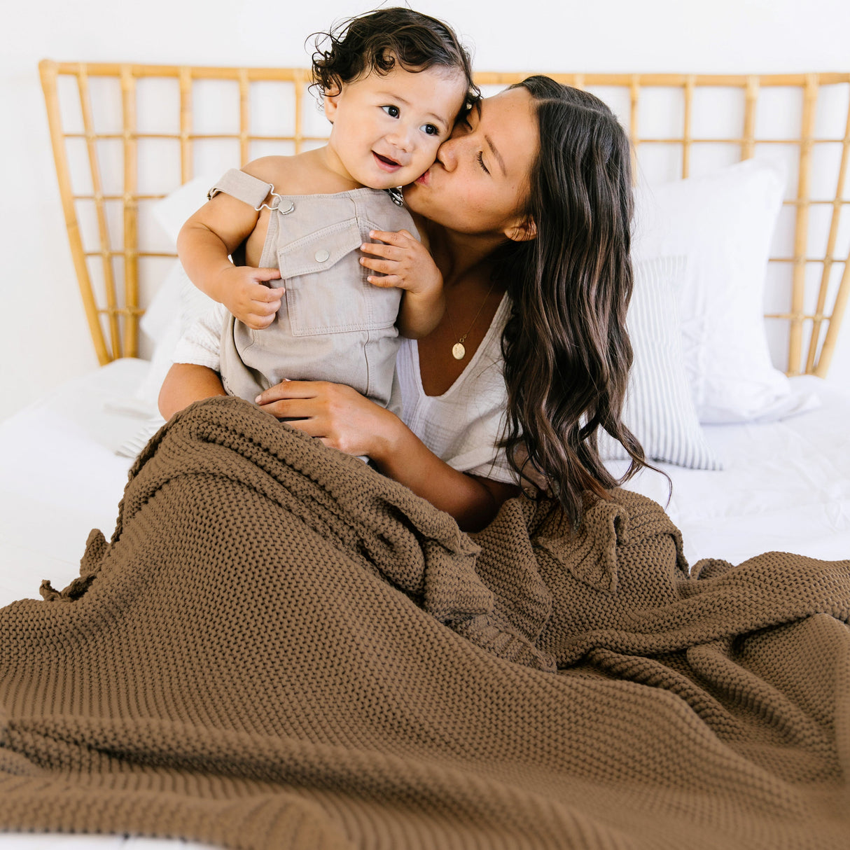 Chunky Knit Throw Blanket - Brown - HoneyBug