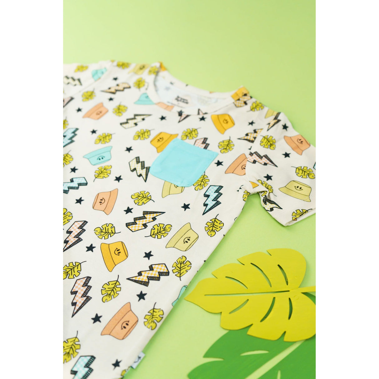 BOLTING TO THE BEACH DREAM POCKET TEE - HoneyBug