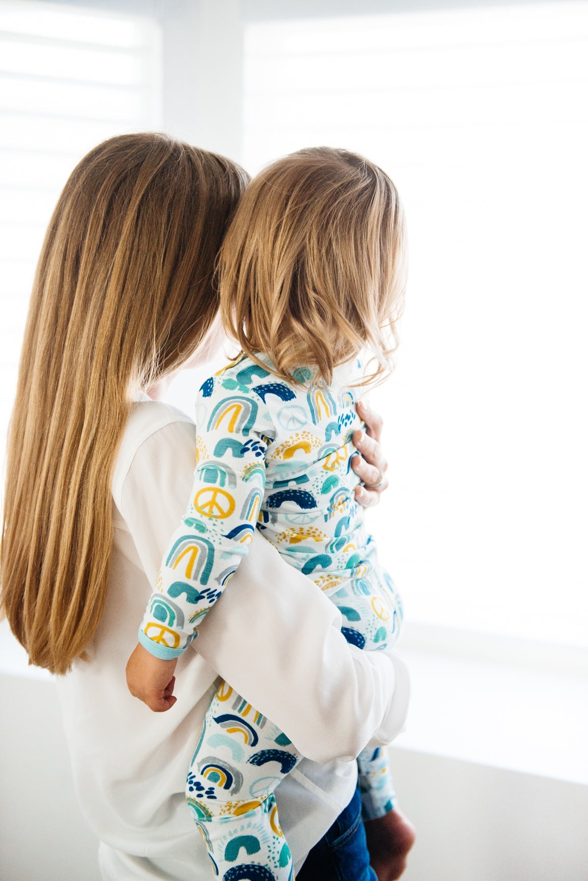 Stretchy Oversized Blanket - Rainbows Blue - HoneyBug