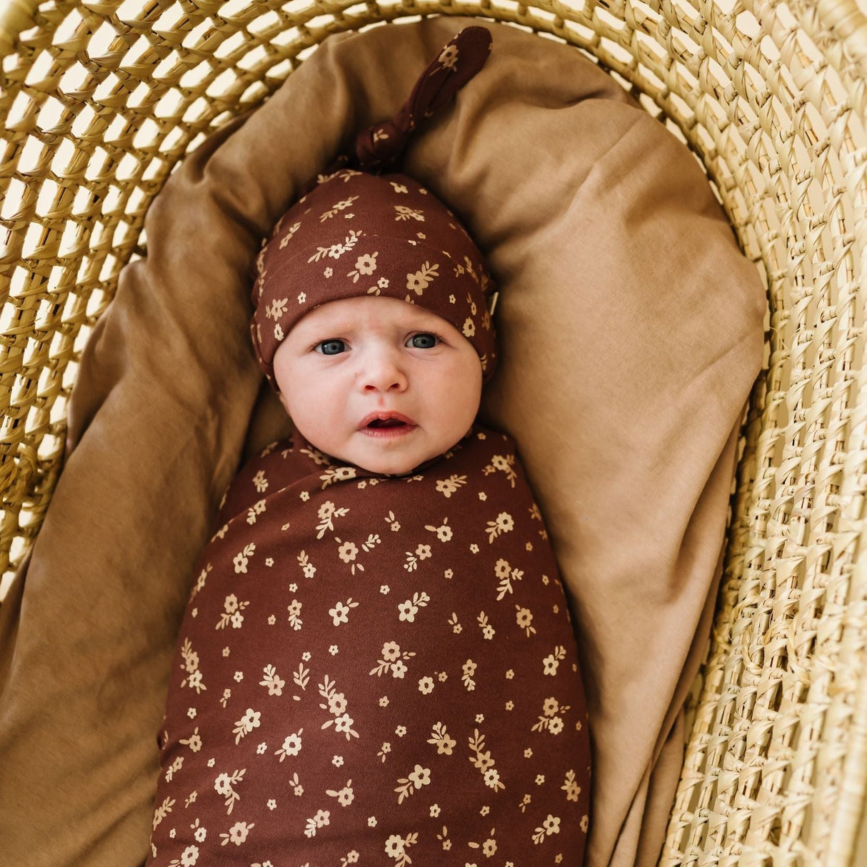 Organic Swaddle Blanket & Hat - Winter Bloom - HoneyBug