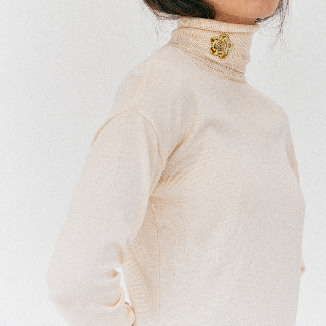 Anita Flower Brooch - HoneyBug