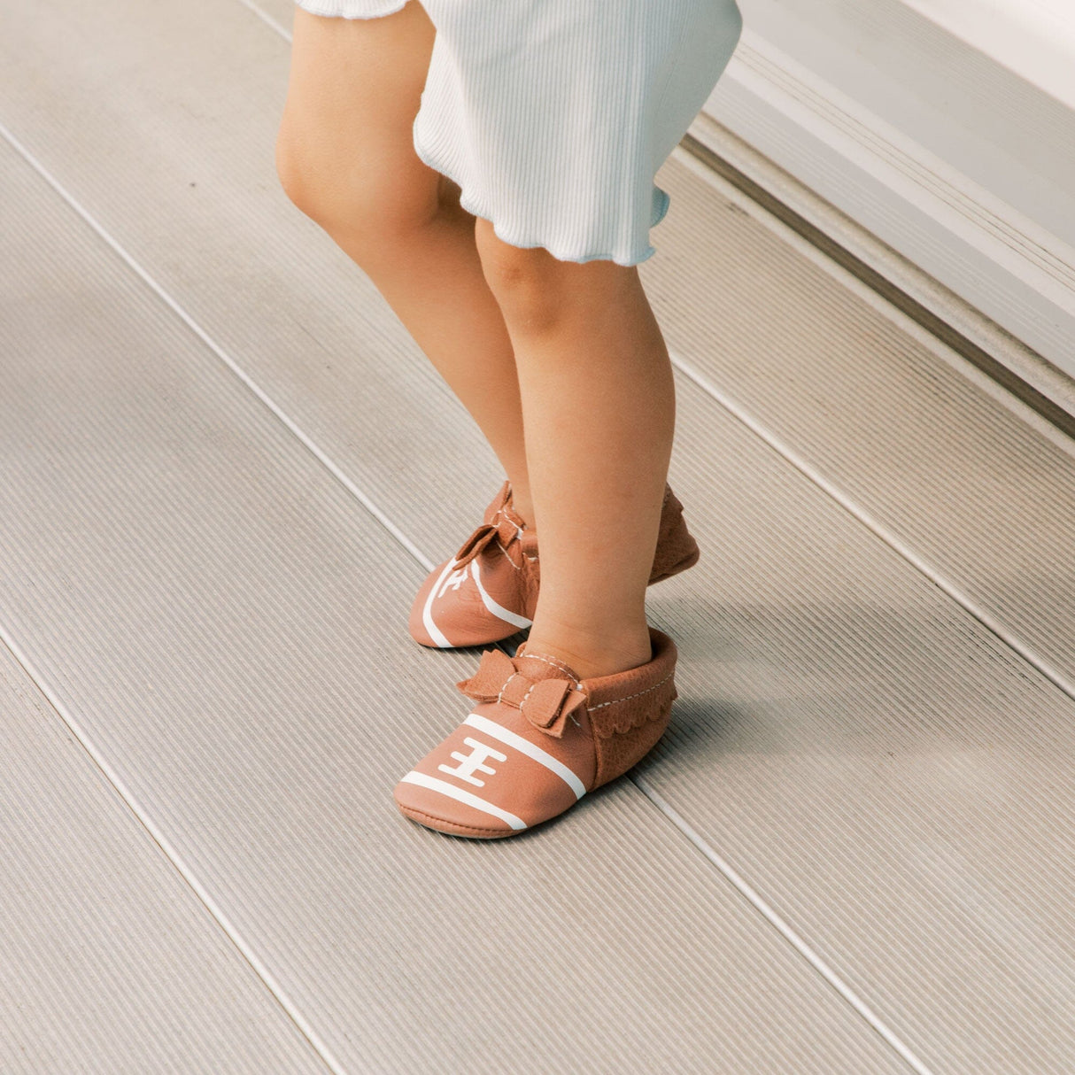 Touchdown II Bow Baby Shoe - HoneyBug