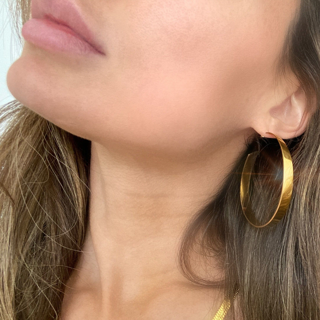 Perry Large Hoop Earring - HoneyBug