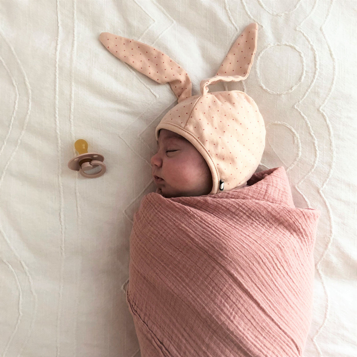 2 Pack Cotton Muslin Swaddle Blanket - Pink Raindrops - HoneyBug