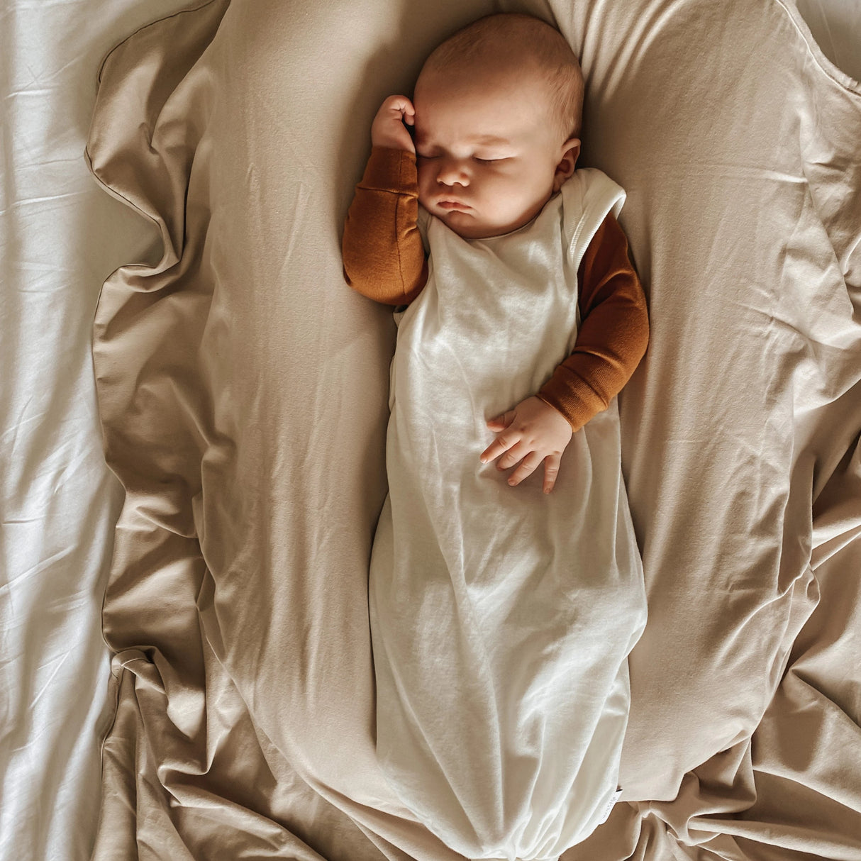 Knot Wearable Blanket, Knot Hat & Mitten Set - HoneyBug