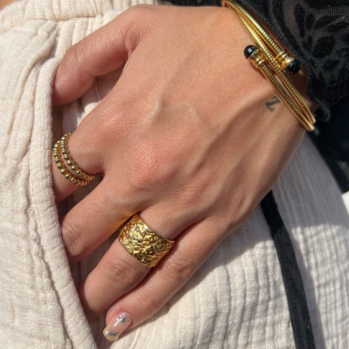 Logan Textured Ring - HoneyBug