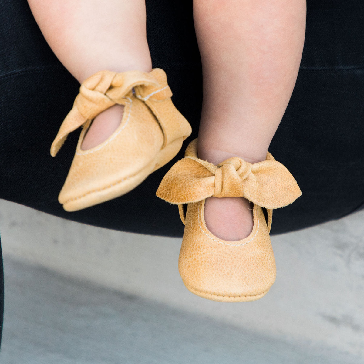 Beehive State Knotted Bow Baby Shoe - HoneyBug