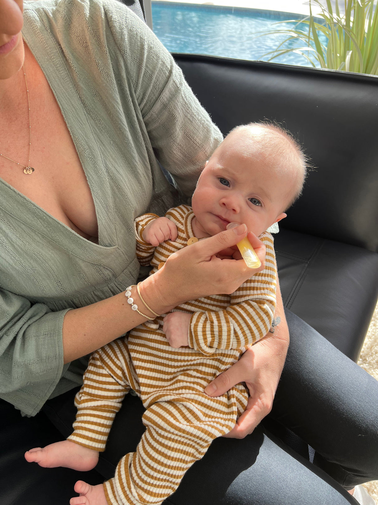 Haakaa Silicone Colostrum Collectors 4 ml, 1 PK (Pre-Sterilized) - HoneyBug