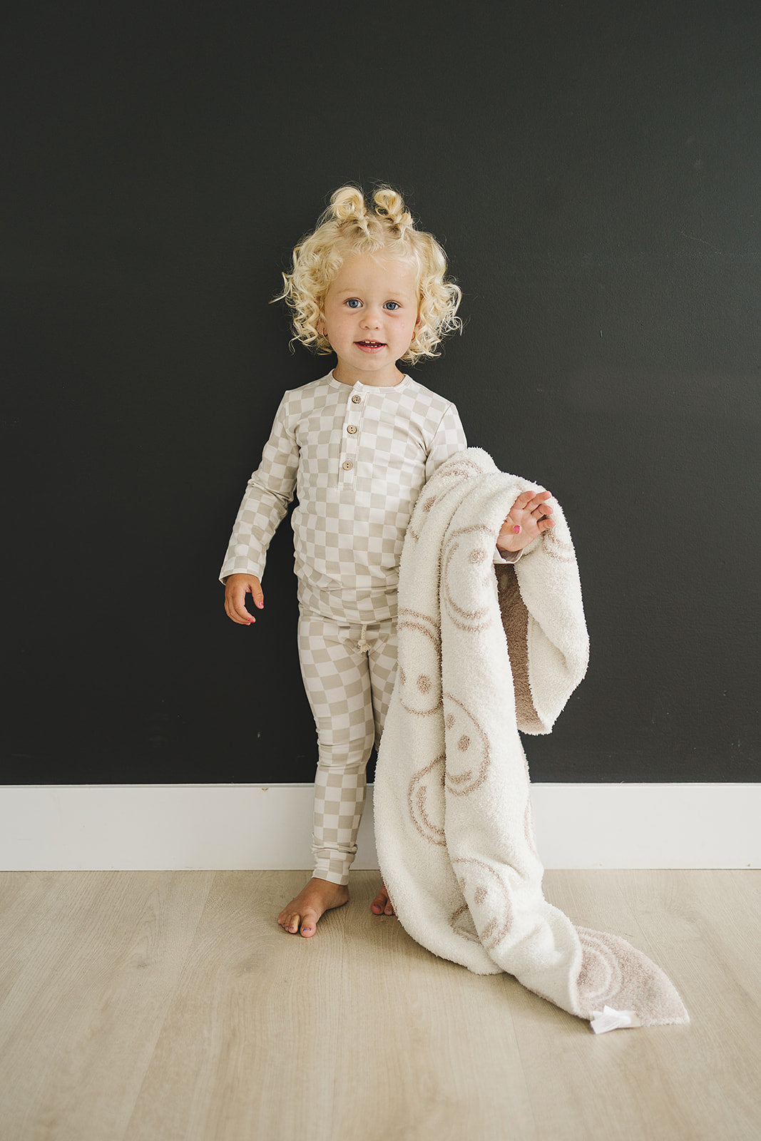 Smiley Taupe Plush Blanket - HoneyBug