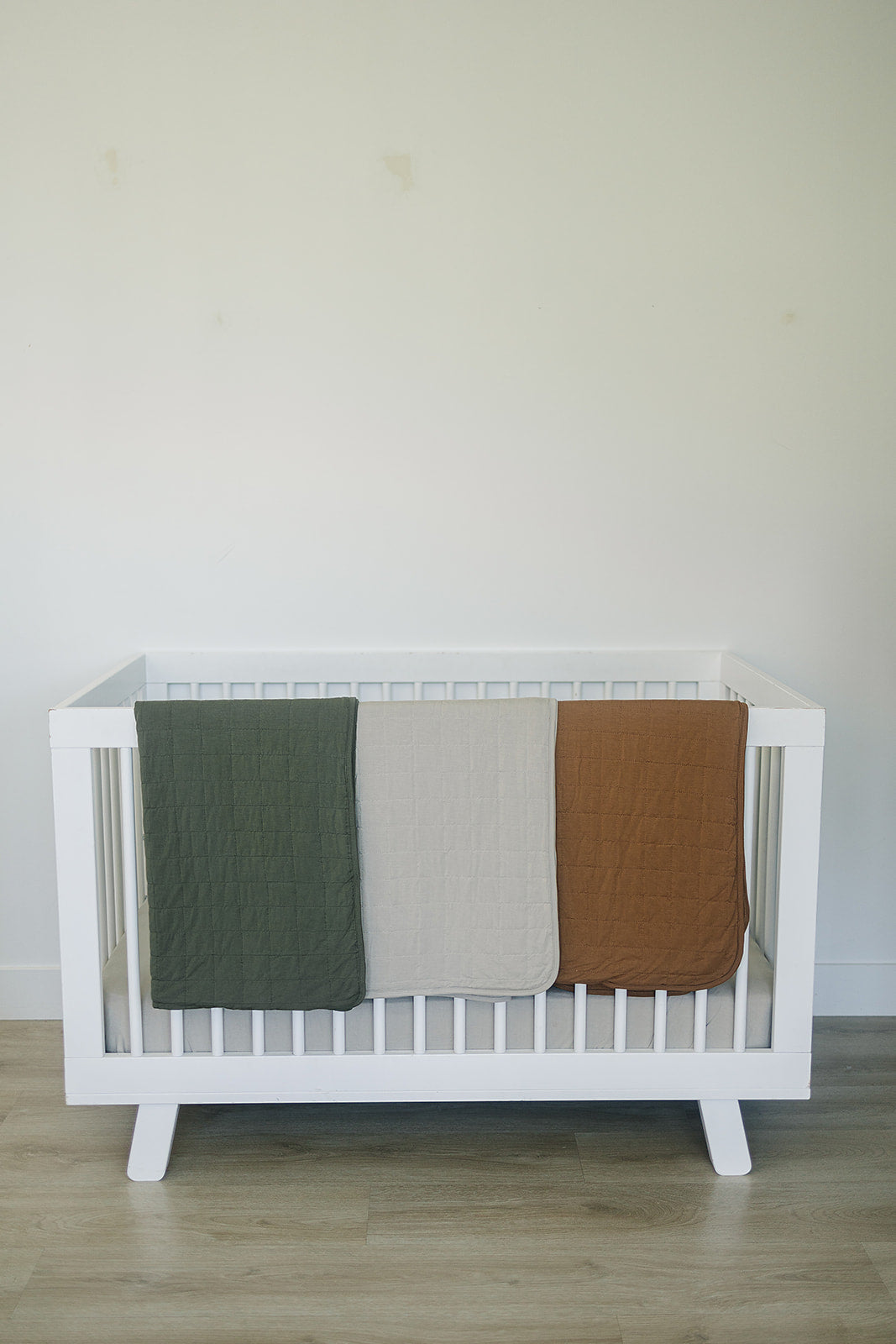 Oatmeal Bamboo Quilt - HoneyBug