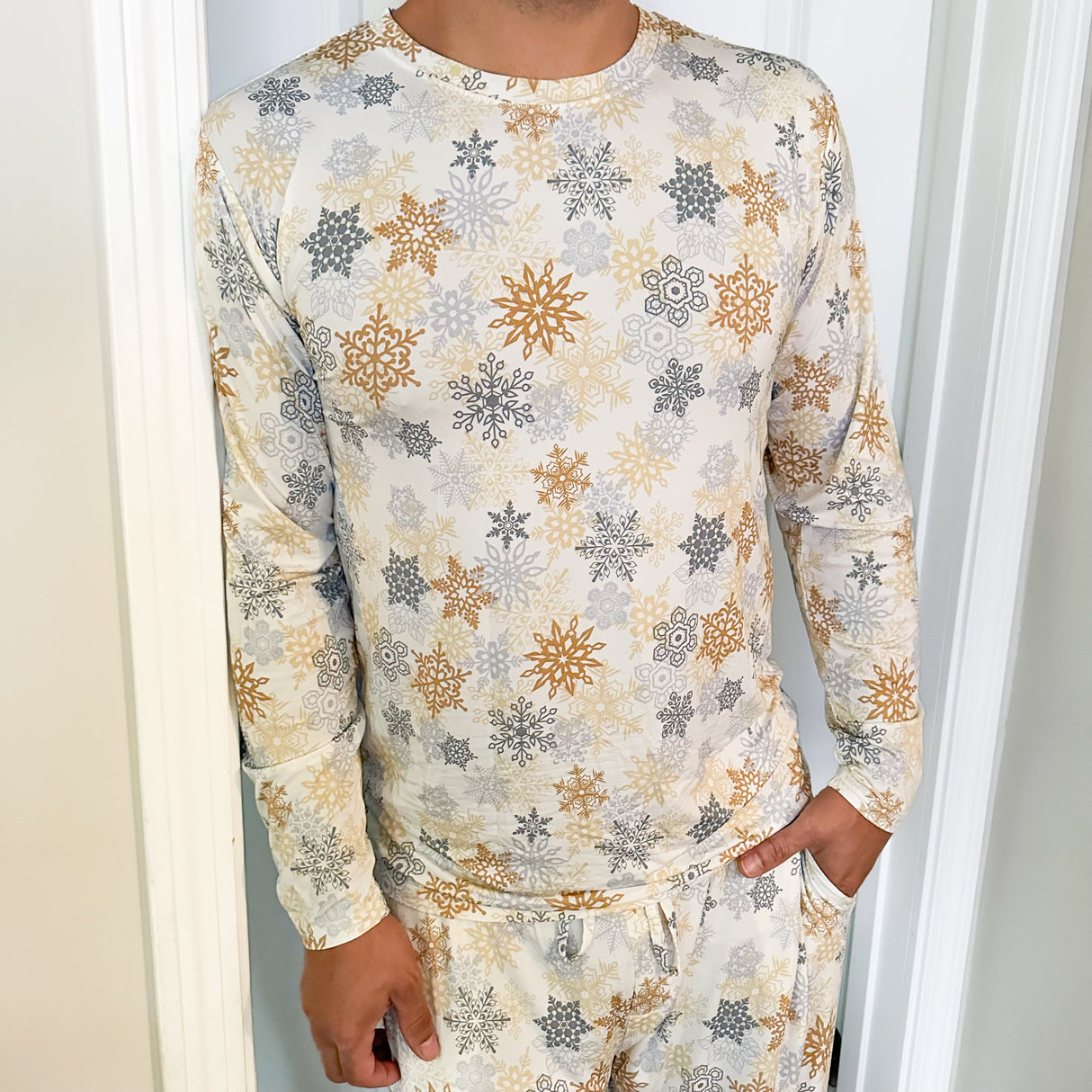 MEN'S PAJAMA SET- Snowflakes - HoneyBug