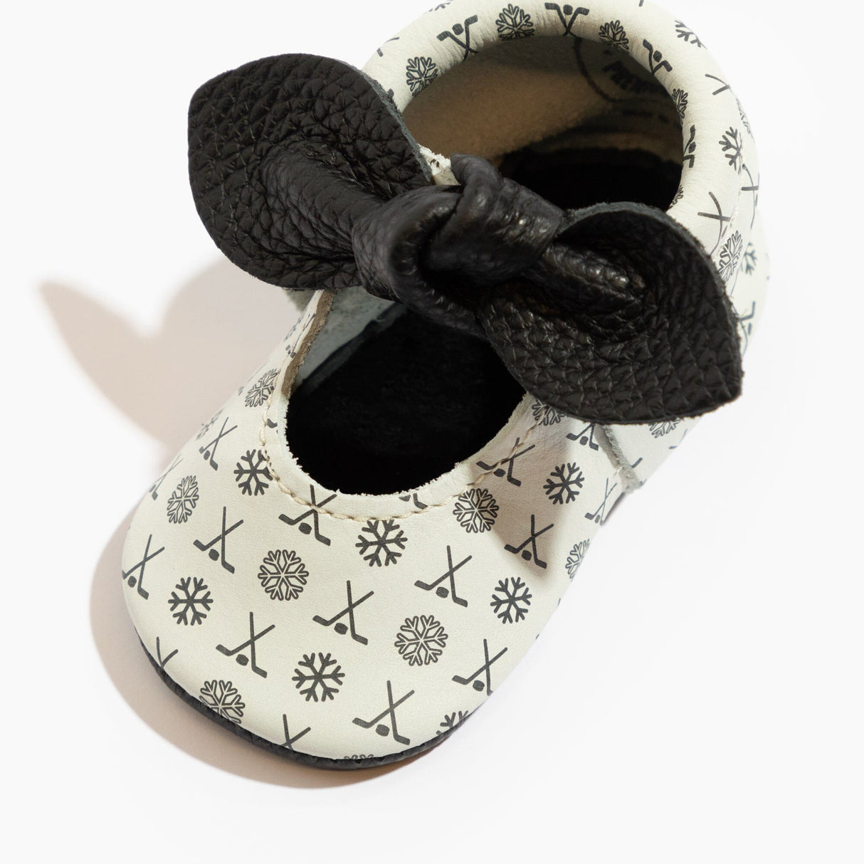 Power Play Knotted Bow Baby Shoe - HoneyBug