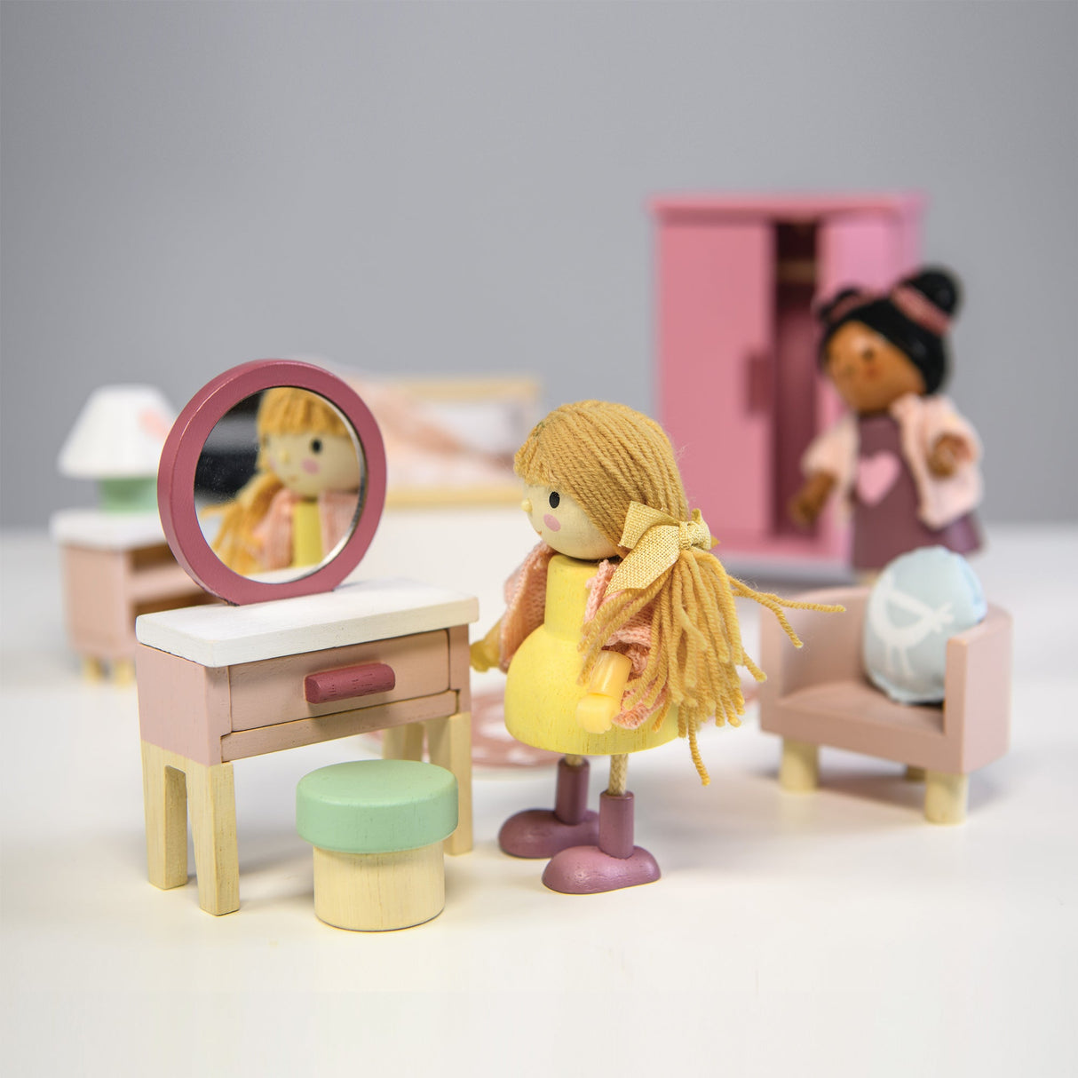 Dolls House Bedroom Furniture - HoneyBug