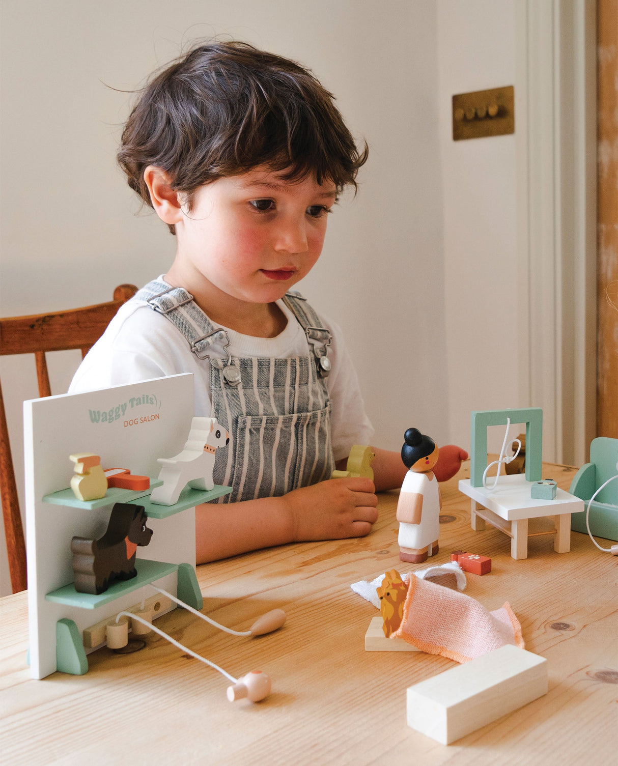 Waggy Tails Dog Salon - HoneyBug