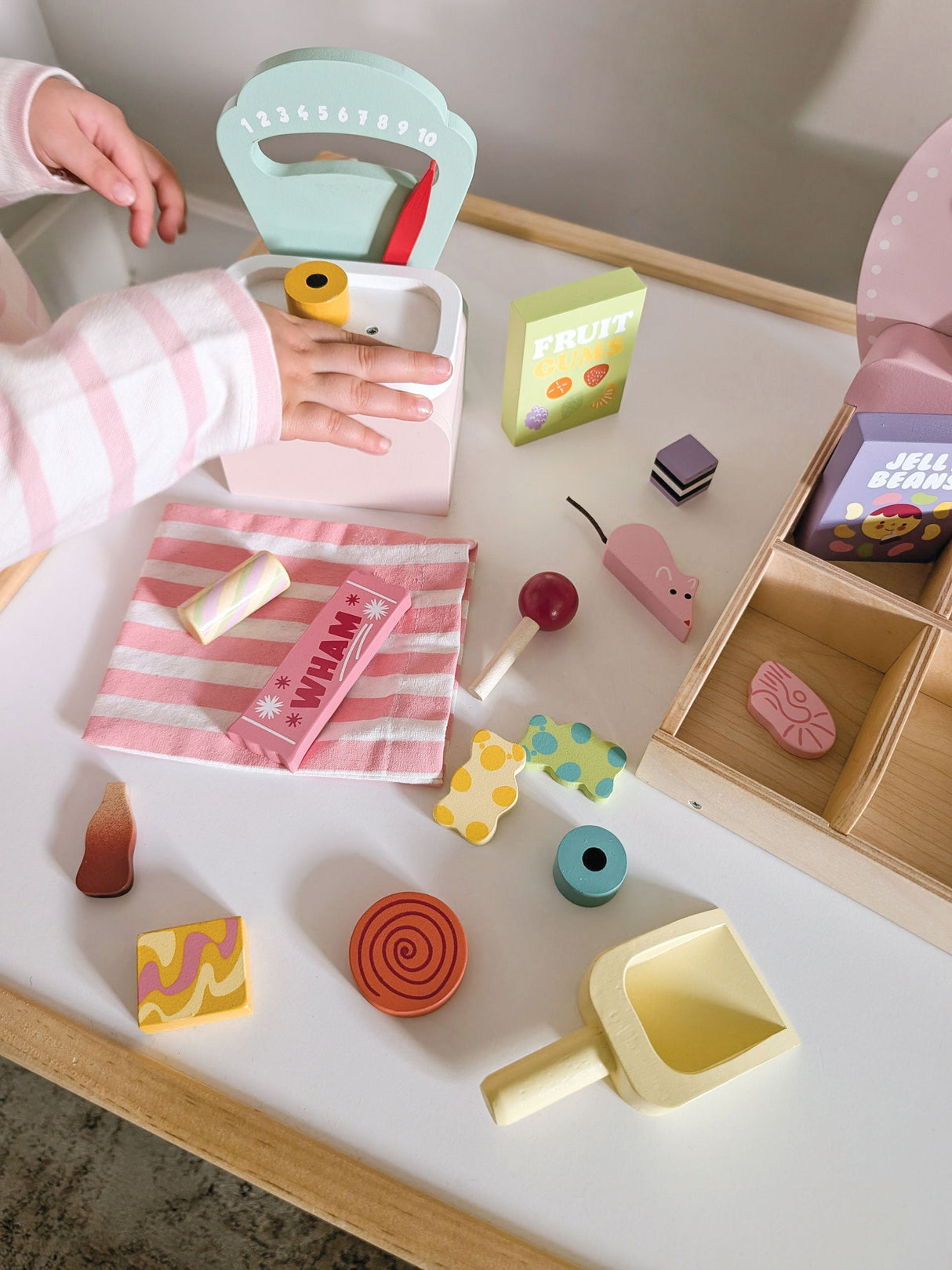 Sweetie Pic'n'Mix Shop - HoneyBug