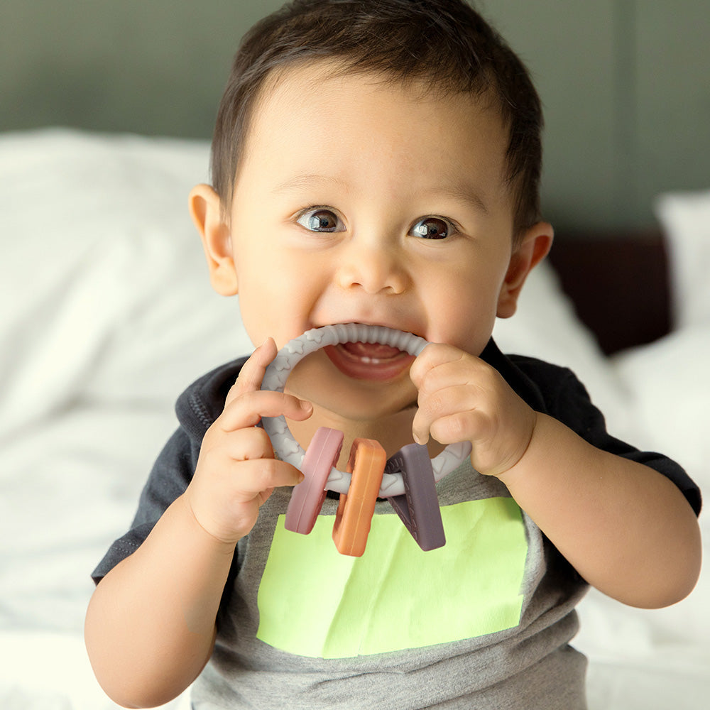 Haakaa Silicone Teething Ring - HoneyBug