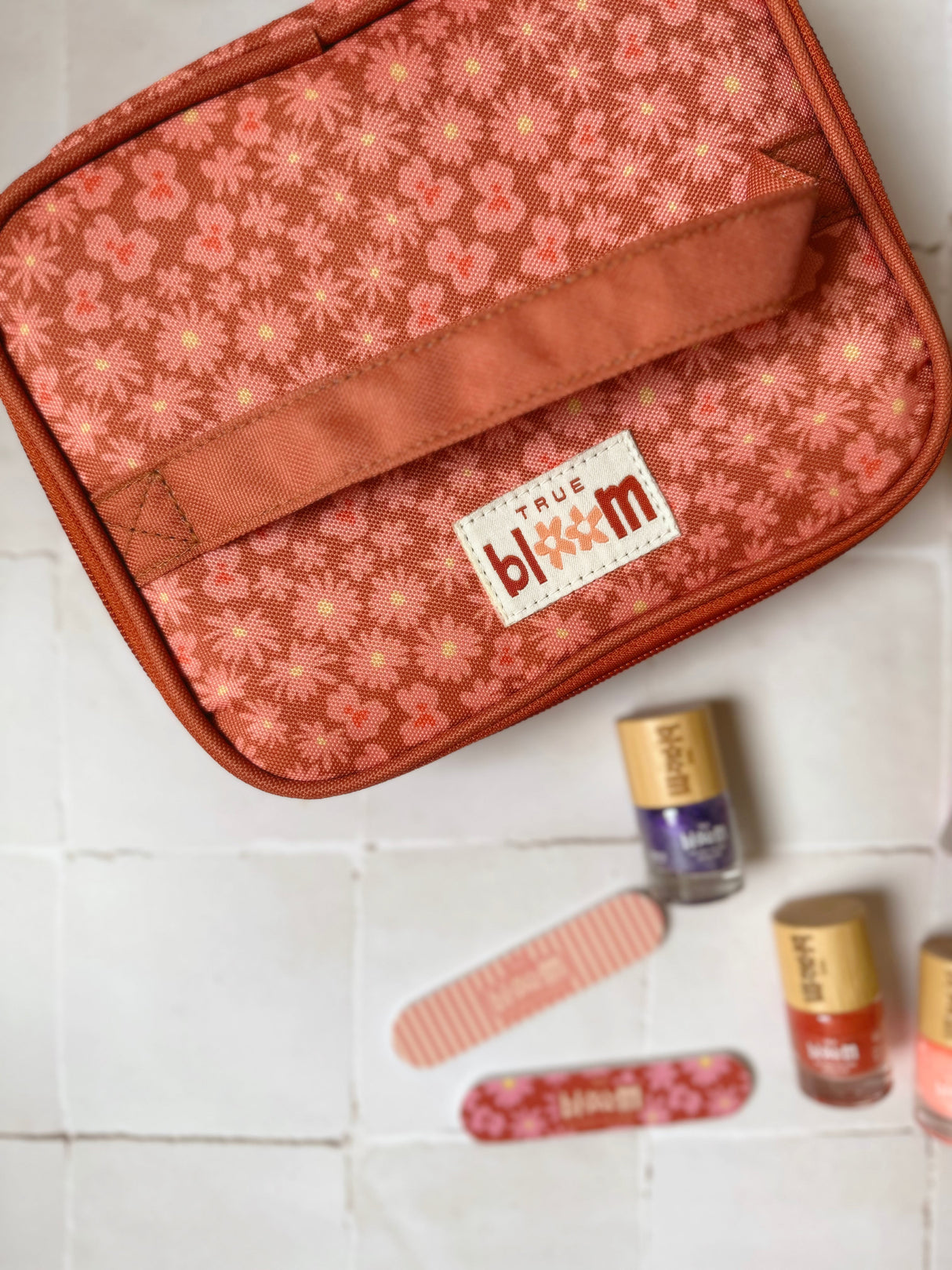 Bloom Nail Kit - HoneyBug