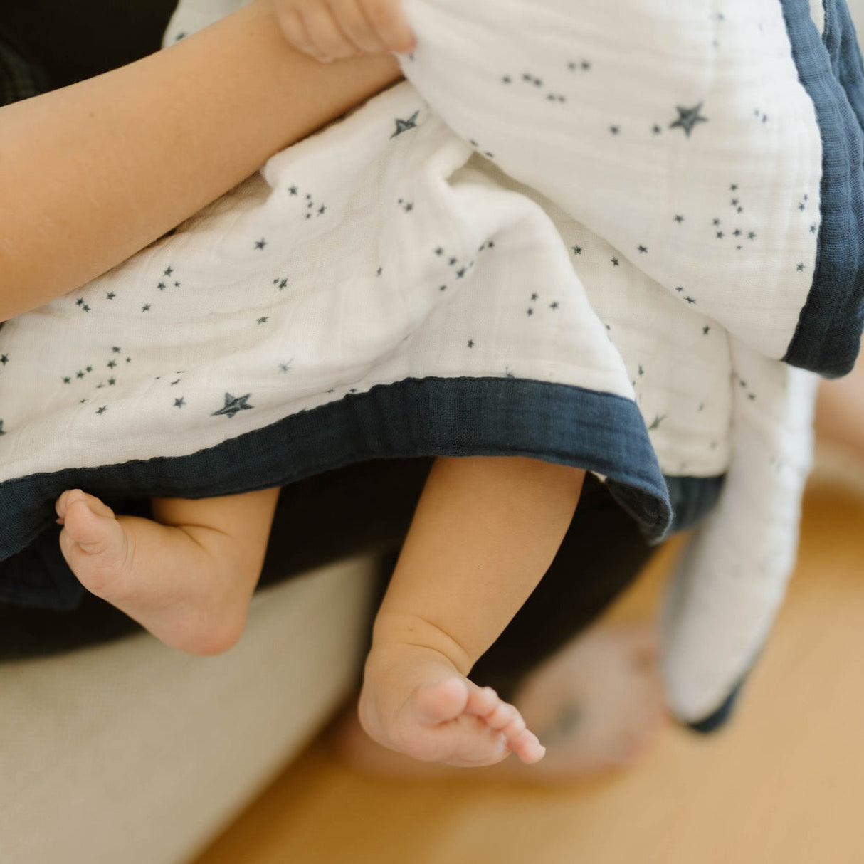 Cotton Muslin Baby Quilt - Shooting Stars - HoneyBug