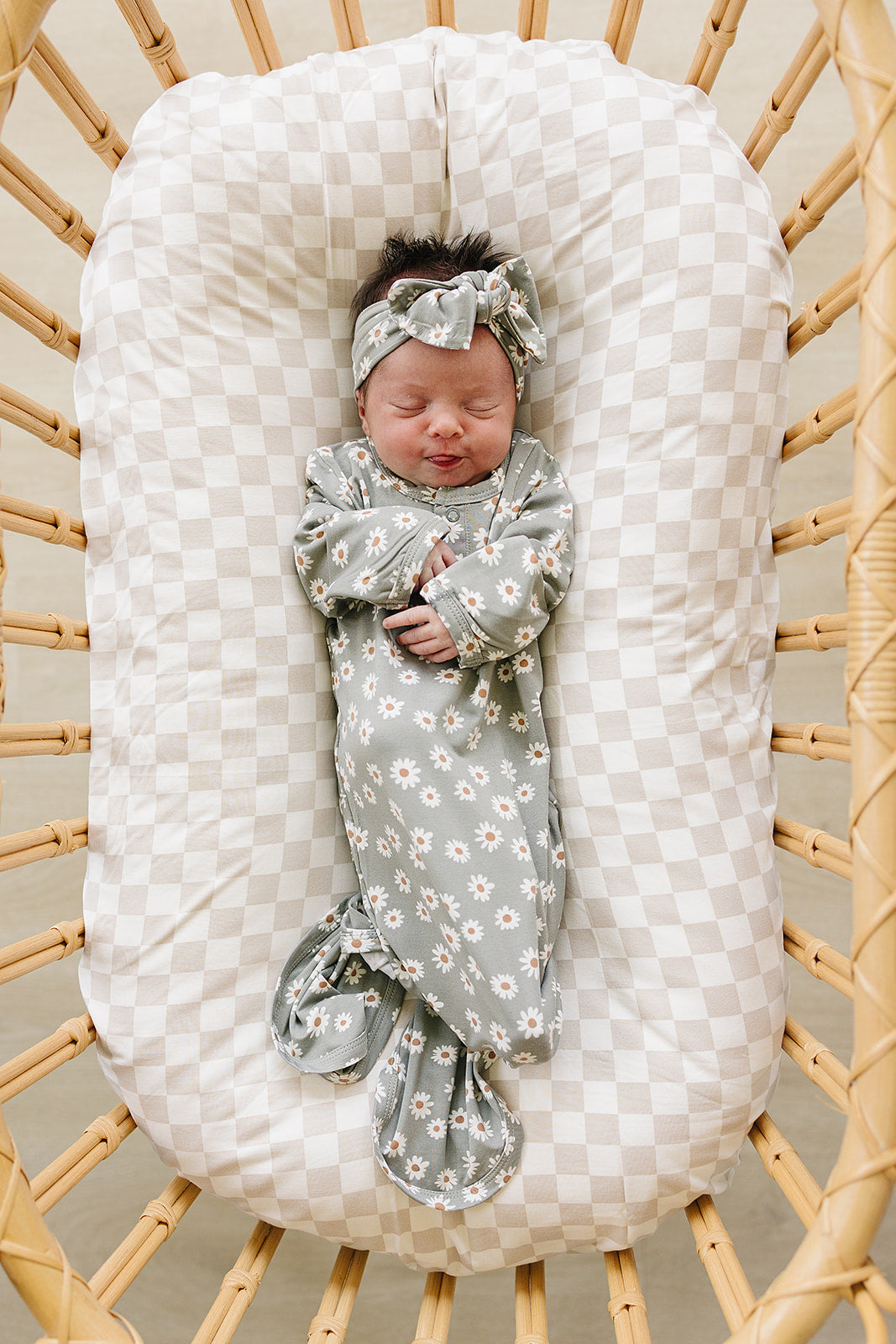 Light Green Daisy Bamboo Knot Gown - HoneyBug