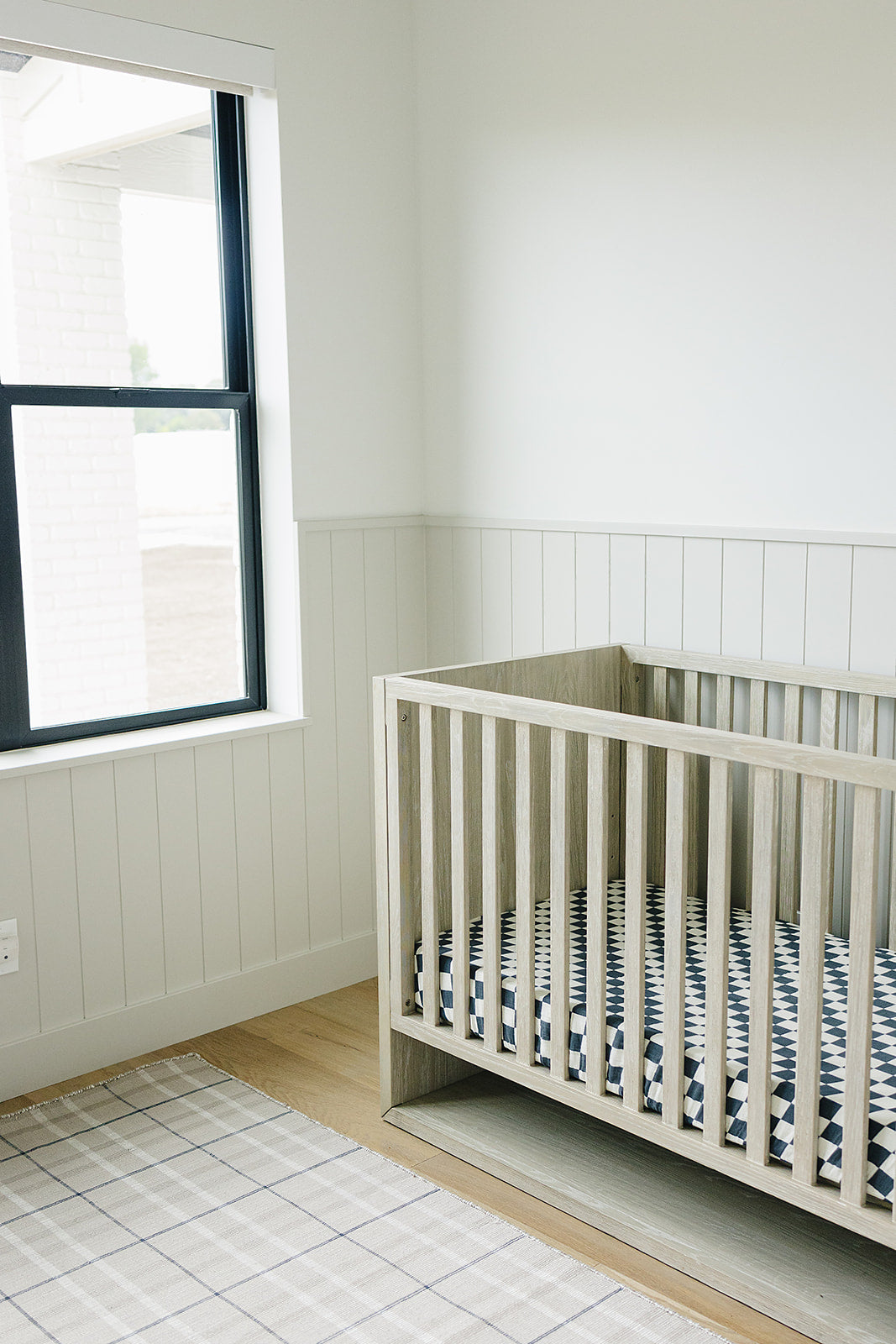 Charcoal Checkered Muslin Crib Sheet - HoneyBug