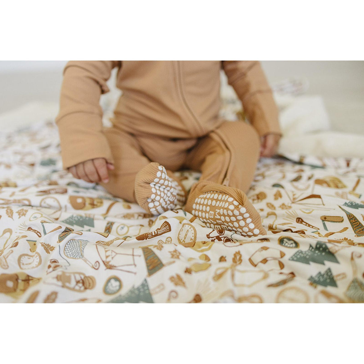 Latte Ribbed Bamboo Zipper - HoneyBug