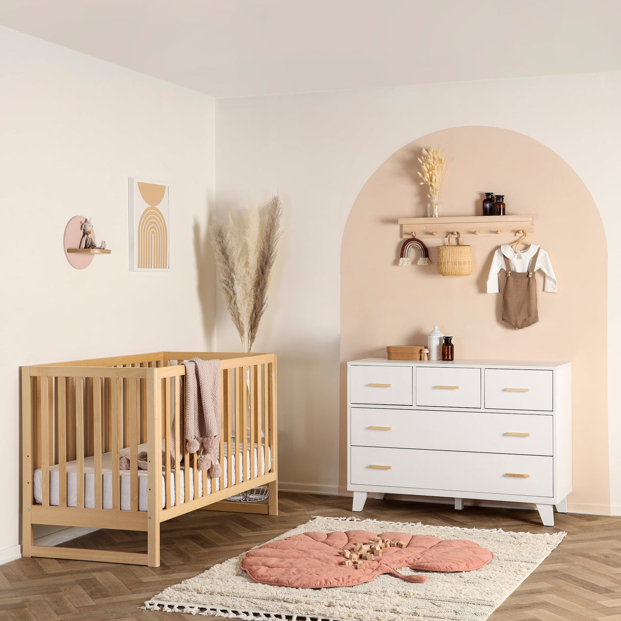 Austin 3-in-1 Convertible Crib - HoneyBug
