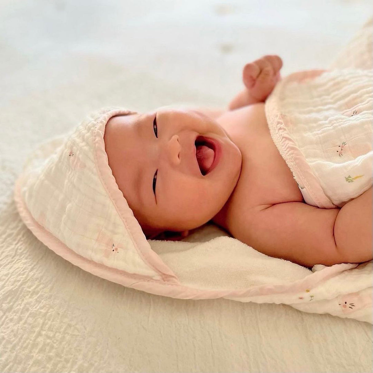 Bunny Hooded Towel Set - HoneyBug