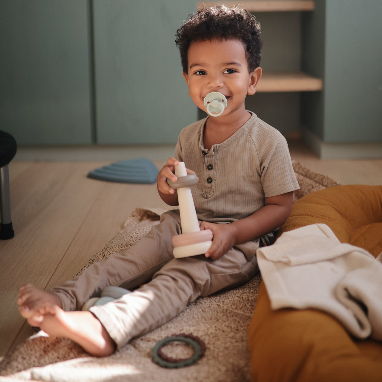 Flower Teether Bracelet - HoneyBug