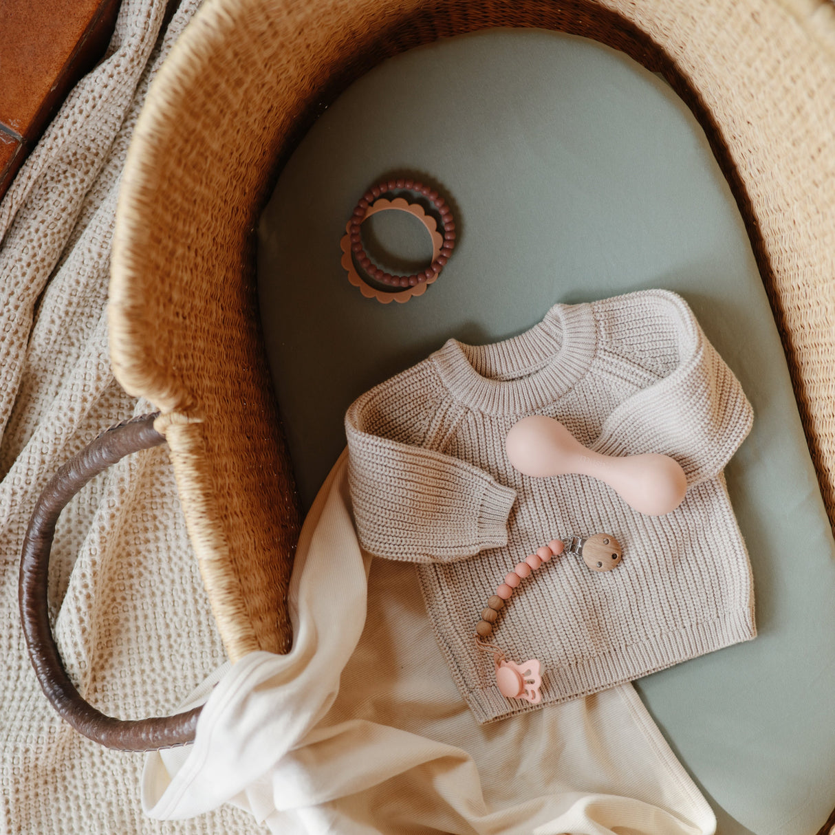 Pearl Teether Bracelet - HoneyBug