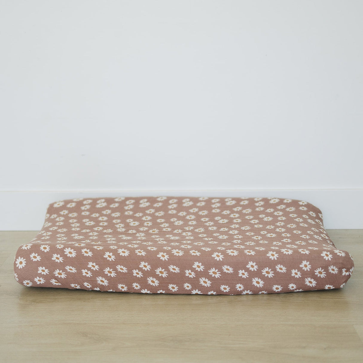 Daisy Dream Muslin Changing Pad Cover - HoneyBug
