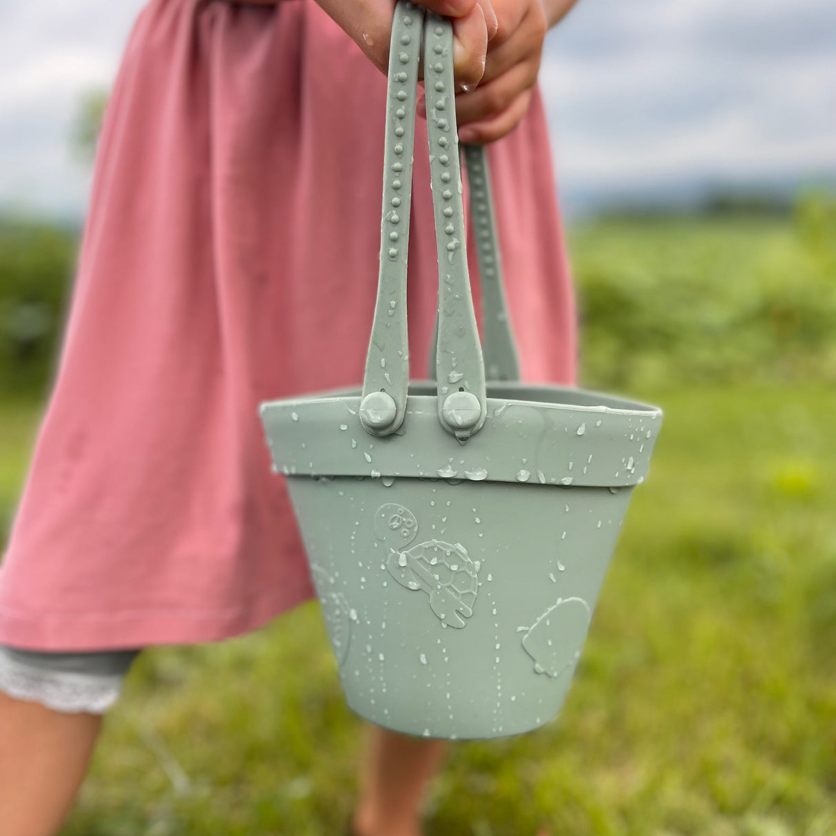 Silicone Sand bucket with toys and shovel
