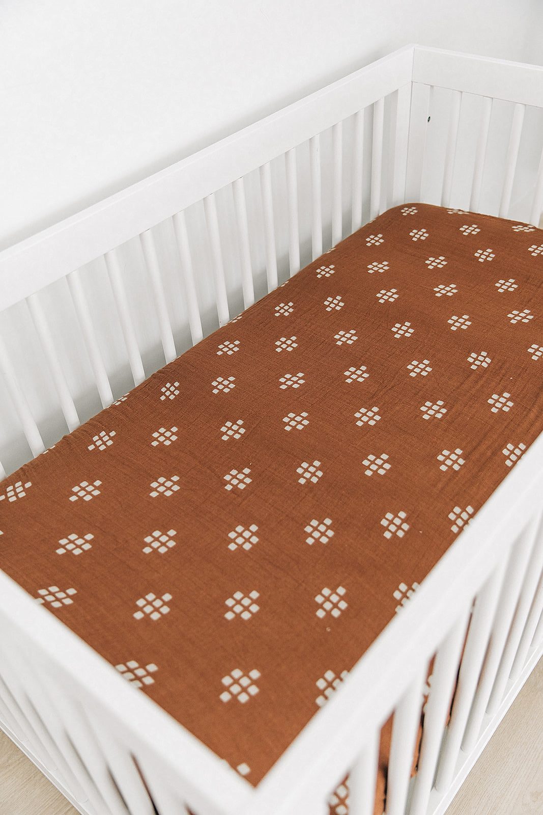 Chestnut Textiles Muslin Crib Sheet - HoneyBug