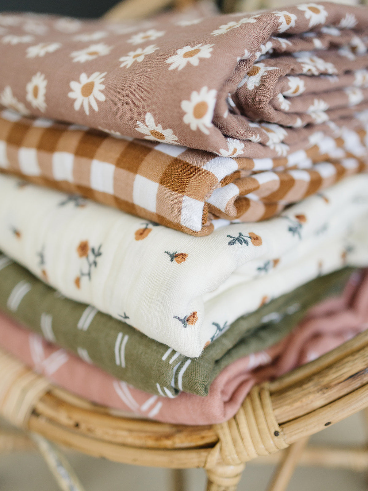 Gingham Muslin Quilt - HoneyBug