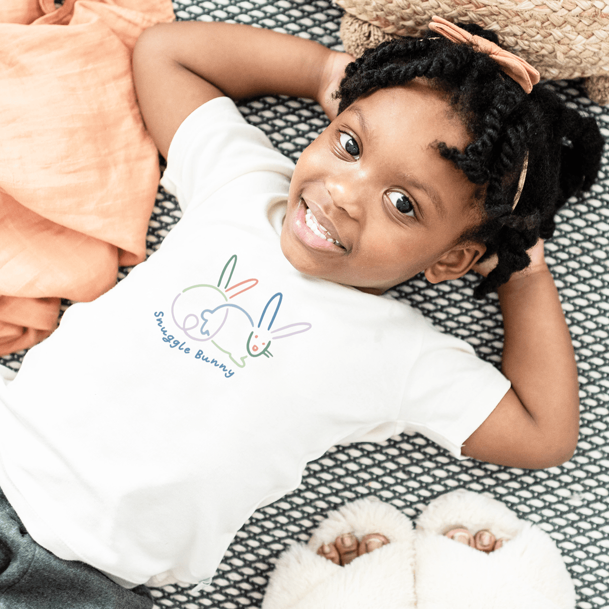 graphic tee | snuggle bunny - HoneyBug