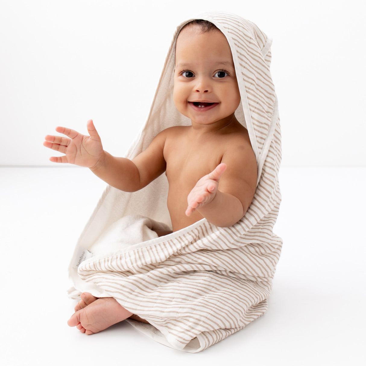Taupe Wave Hooded Towel Set - HoneyBug