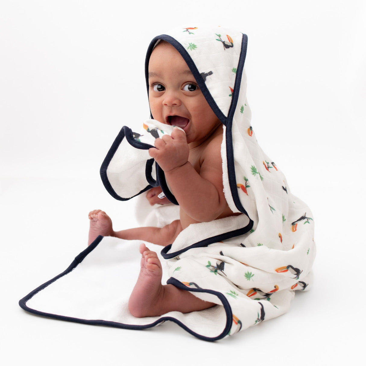 Toucan Hooded Towel Set - HoneyBug