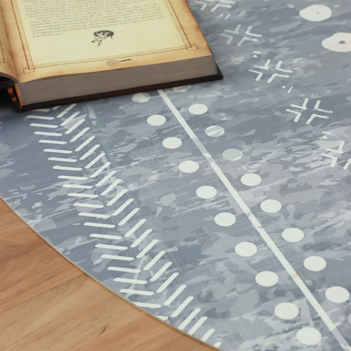 Eazy™ Leather Mat - Round - HoneyBug