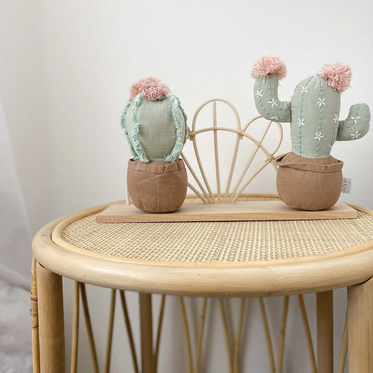 Cactus Pot Shelf Sitter - HoneyBug