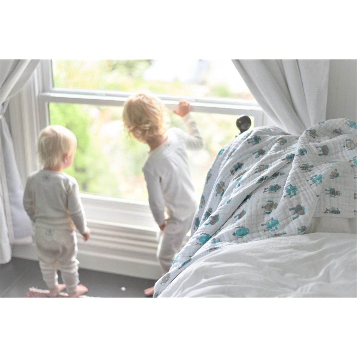 Robots Cotton Muslin Newcastle Blanket - HoneyBug