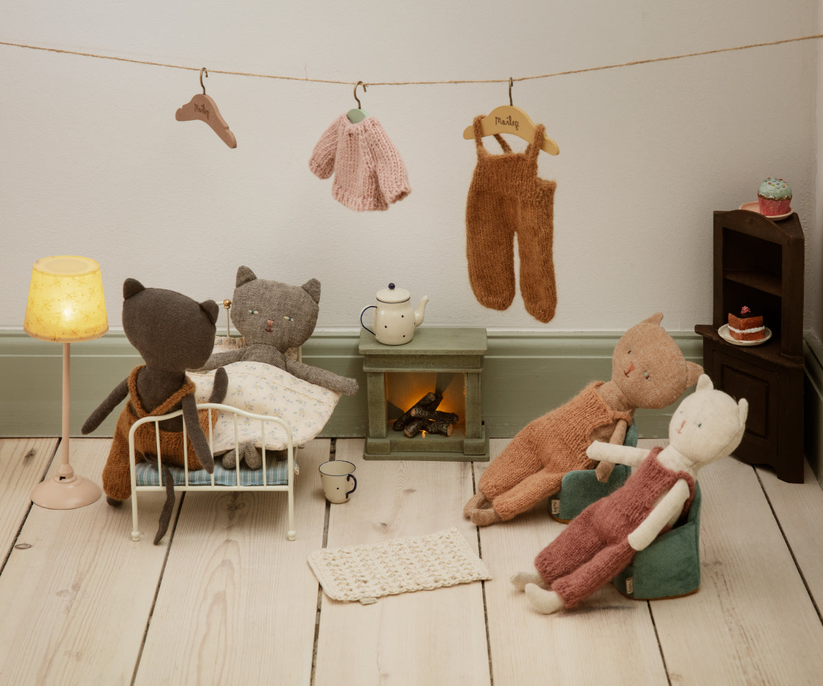 Kitten in Overalls - Blond - HoneyBug 