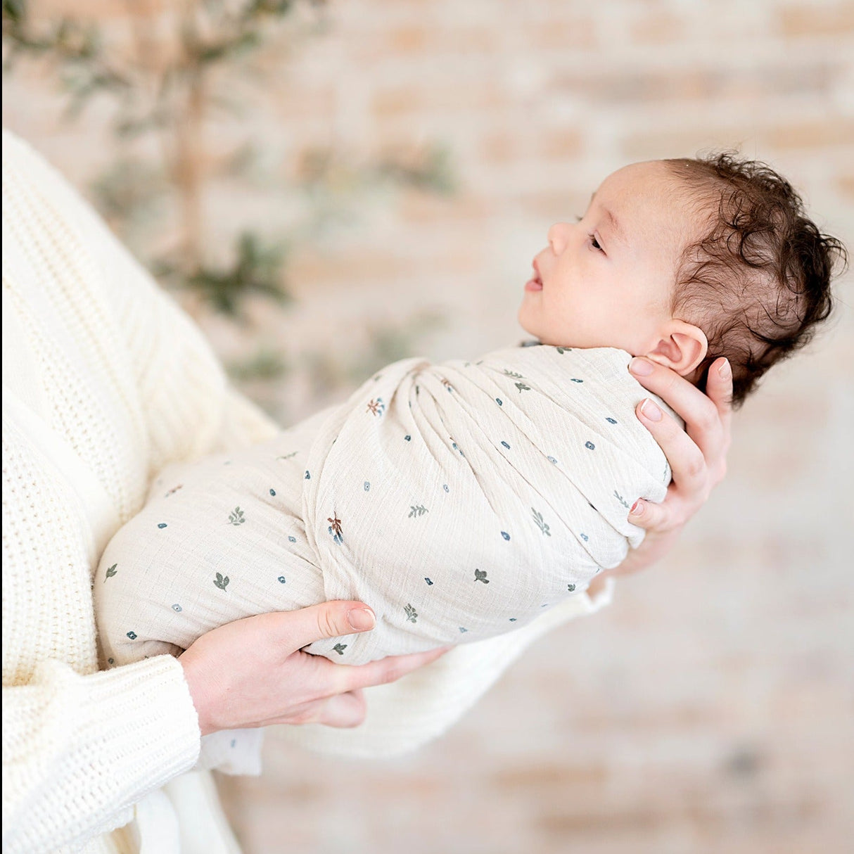 2 Pack Cotton Muslin Swaddle Blanket - Garden Flower - Blue - HoneyBug 