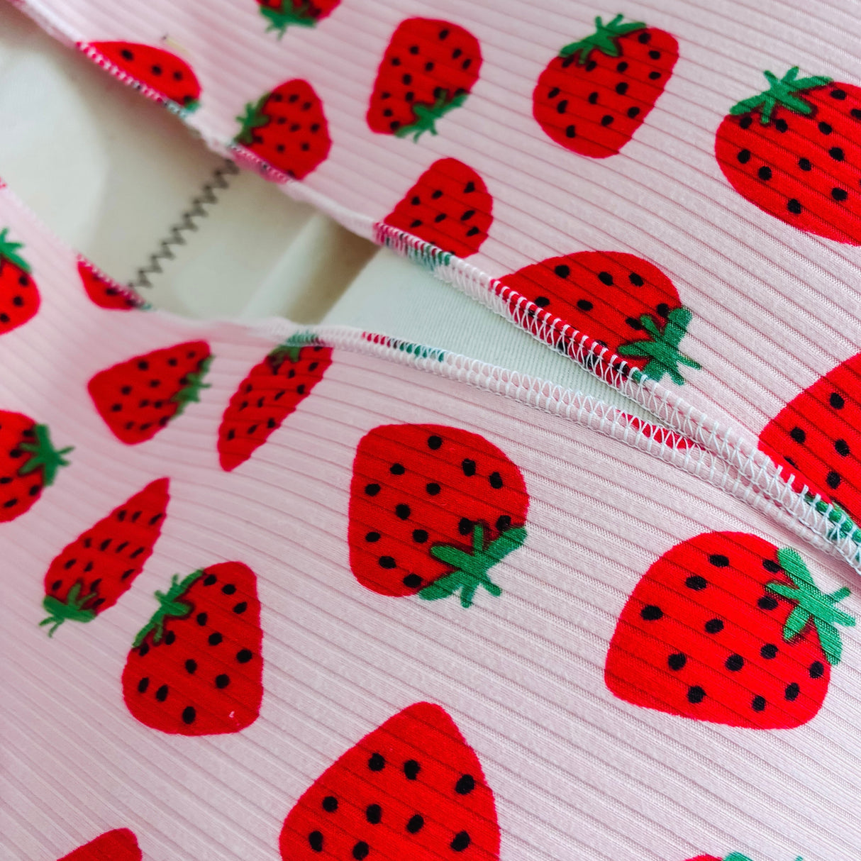 Strawberry Lounger Cover